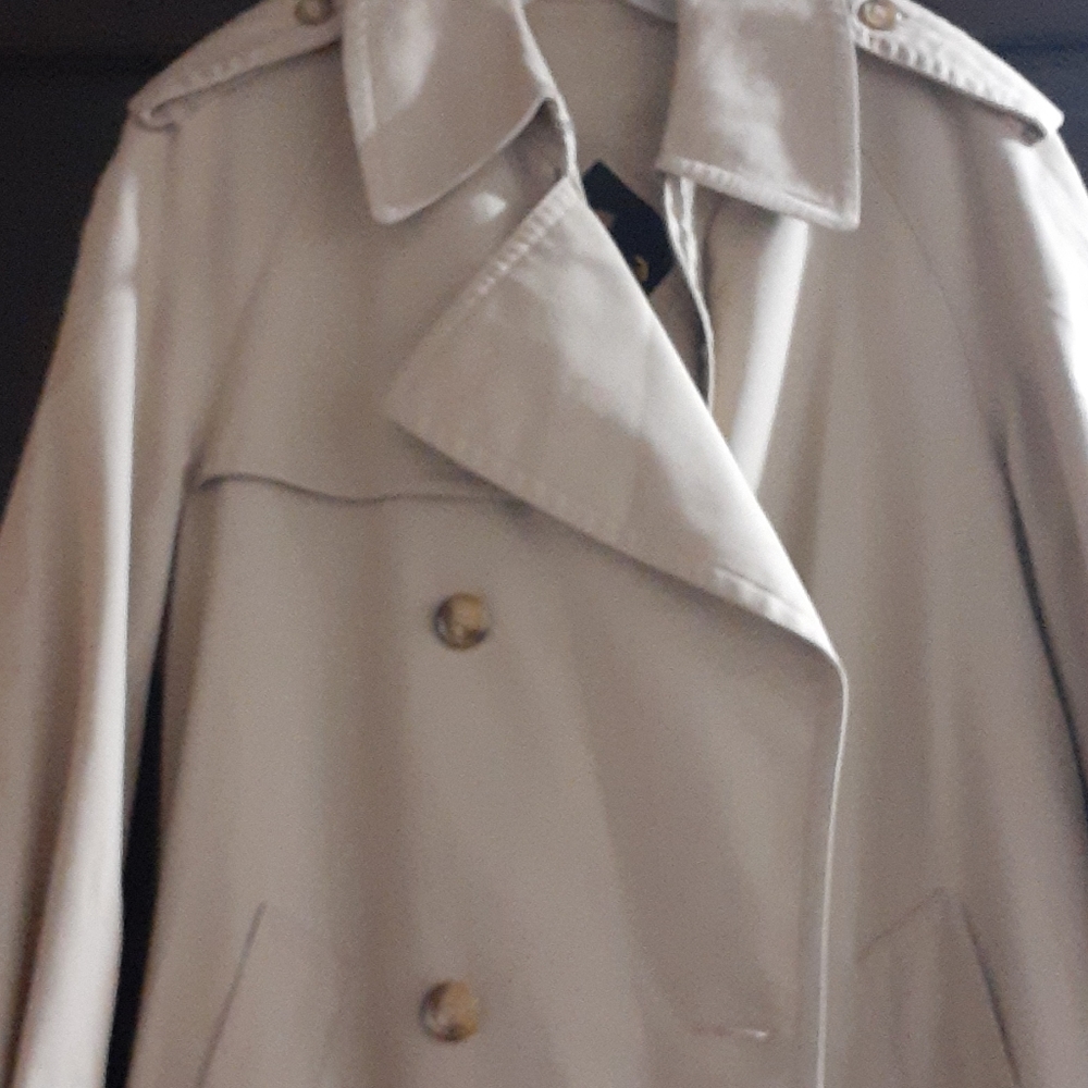 Coat - Picture 2 of 6